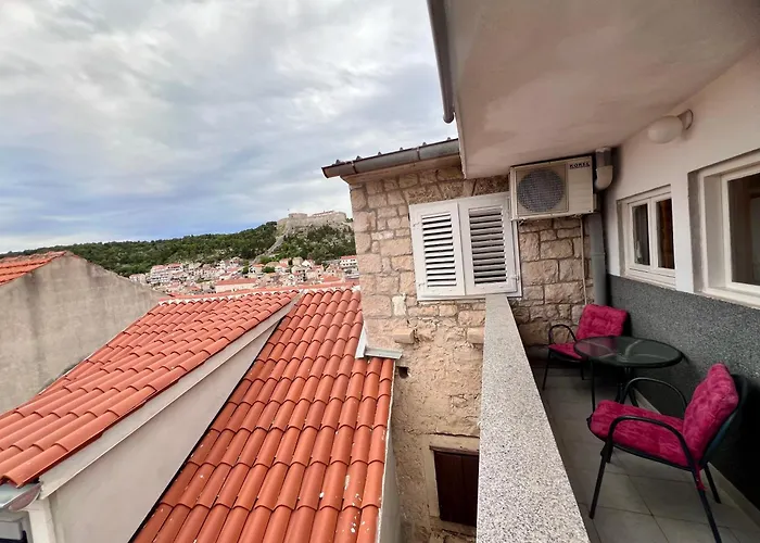Apartments Tudor Nikola