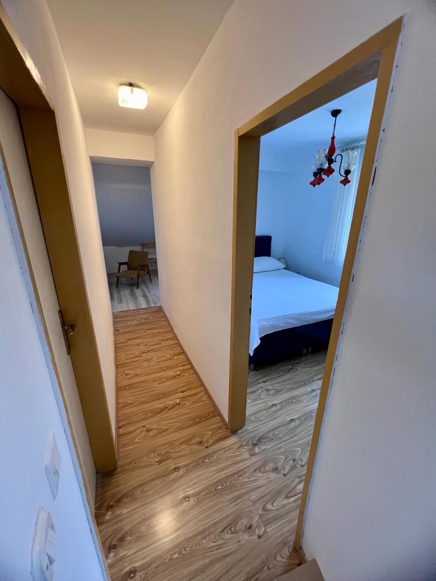 Tudor Nikola Apartment *