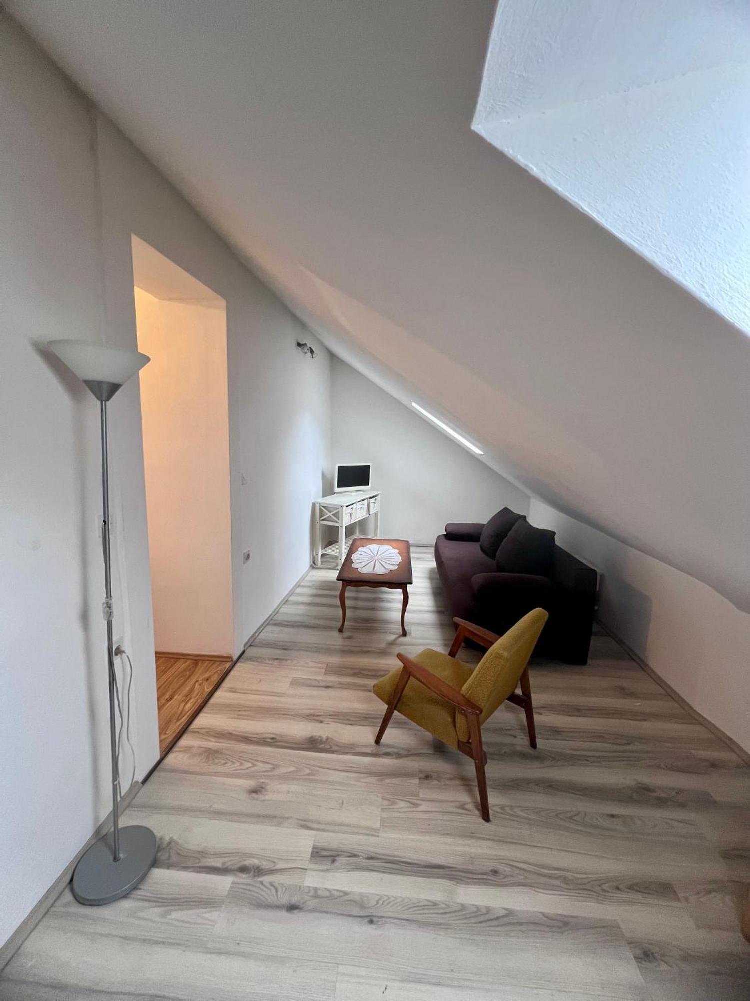 Tudor Nikola Apartment *