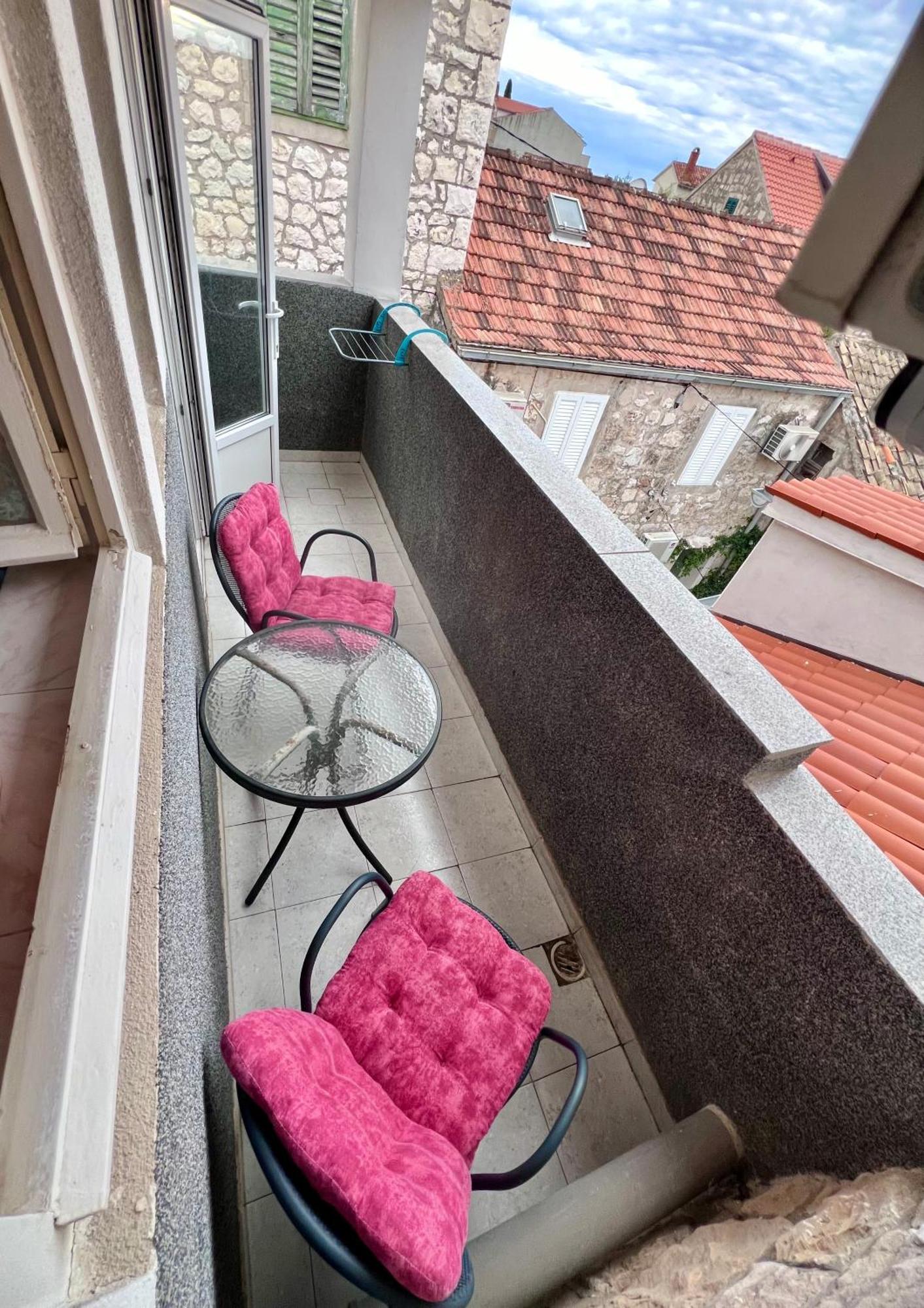 Apartment Tudor Nikola *