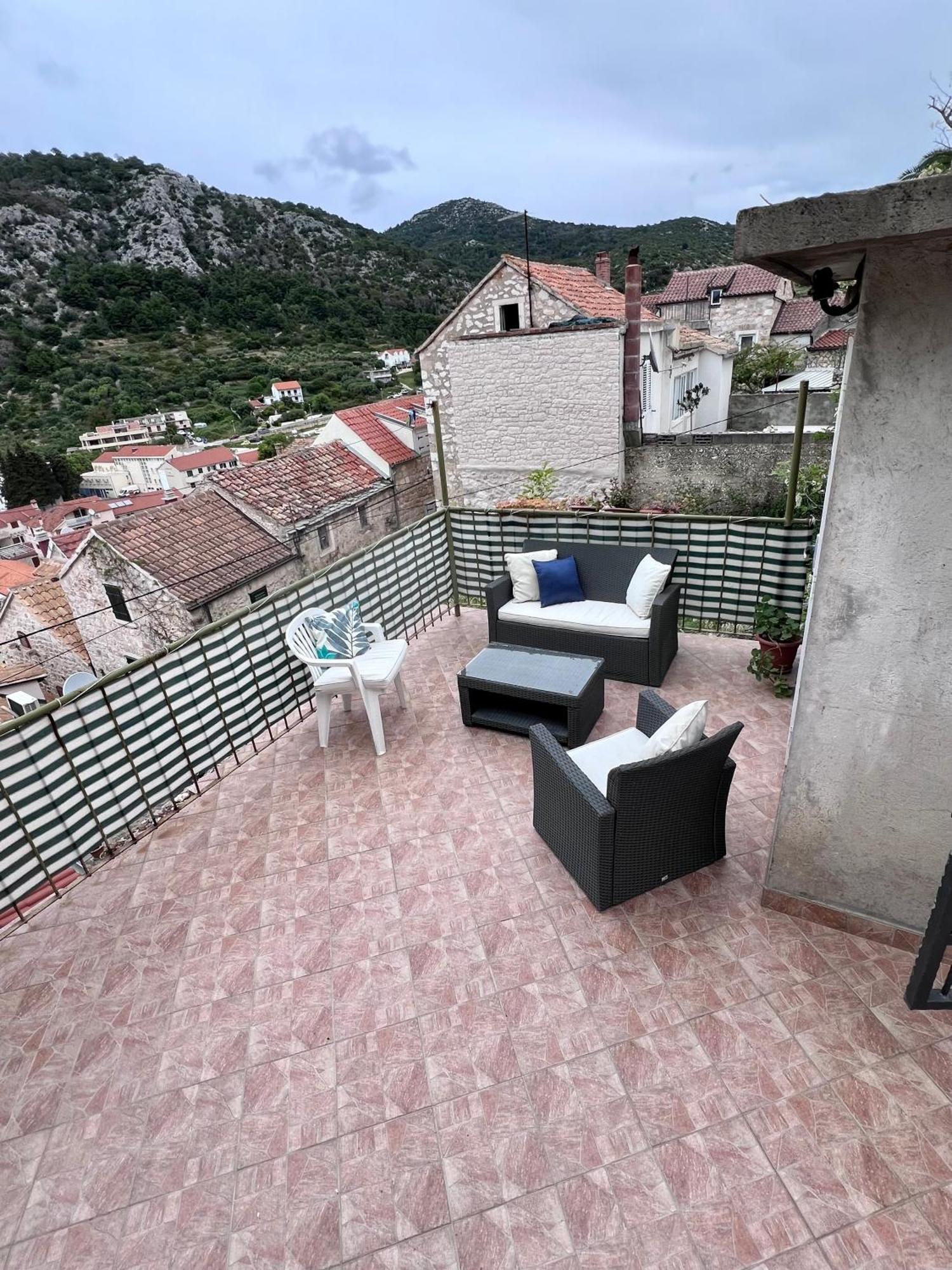 Tudor Nikola Apartman *
